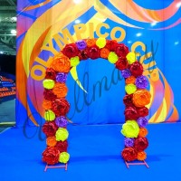 Арка из бумажных цветов