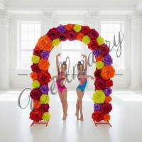 Арка из бумажных цветов