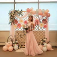 Стенд-фотозона из бумажных пионов аренда купить