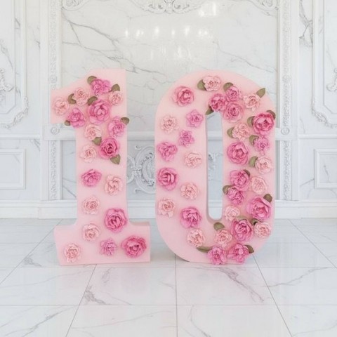 Аренда большие объемные цифры "1 и 0"